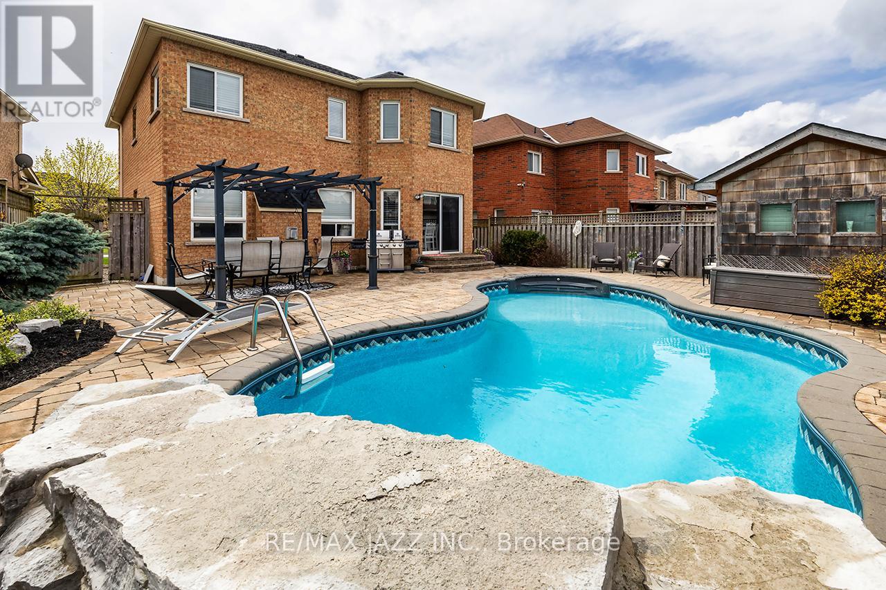 174 Southfield Avenue, Clarington, Ontario  L1E 3K1 - Photo 4 - E13118298