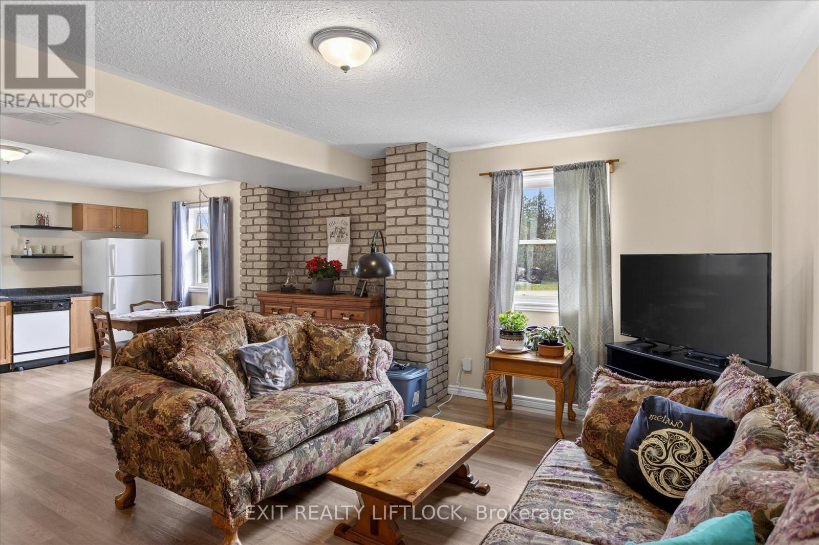 39 Third Line Rd S Dummer, Douro-Dummer, Ontario  K0L 2B0 - Photo 4 - X13118396