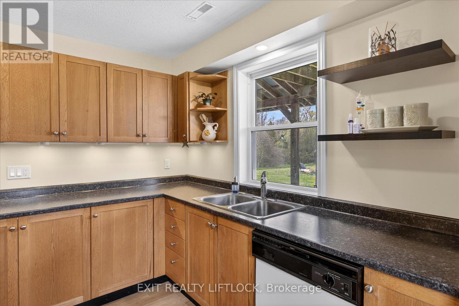 39 Third Line Rd S Dummer, Douro-Dummer, Ontario  K0L 2B0 - Photo 6 - X13118396