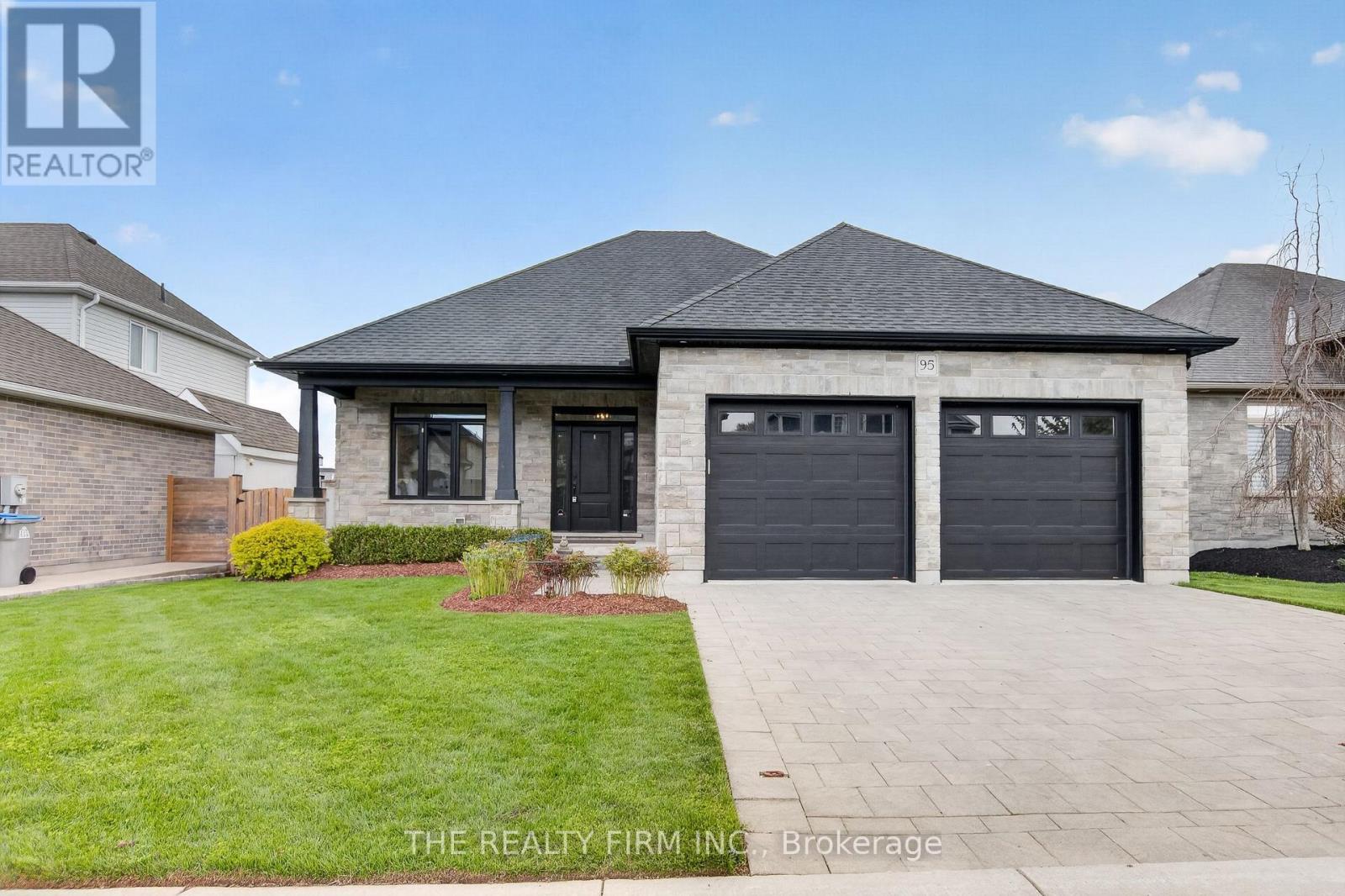 95 MAYAPPLE CRESCENT, Middlesex Centre, Ontario