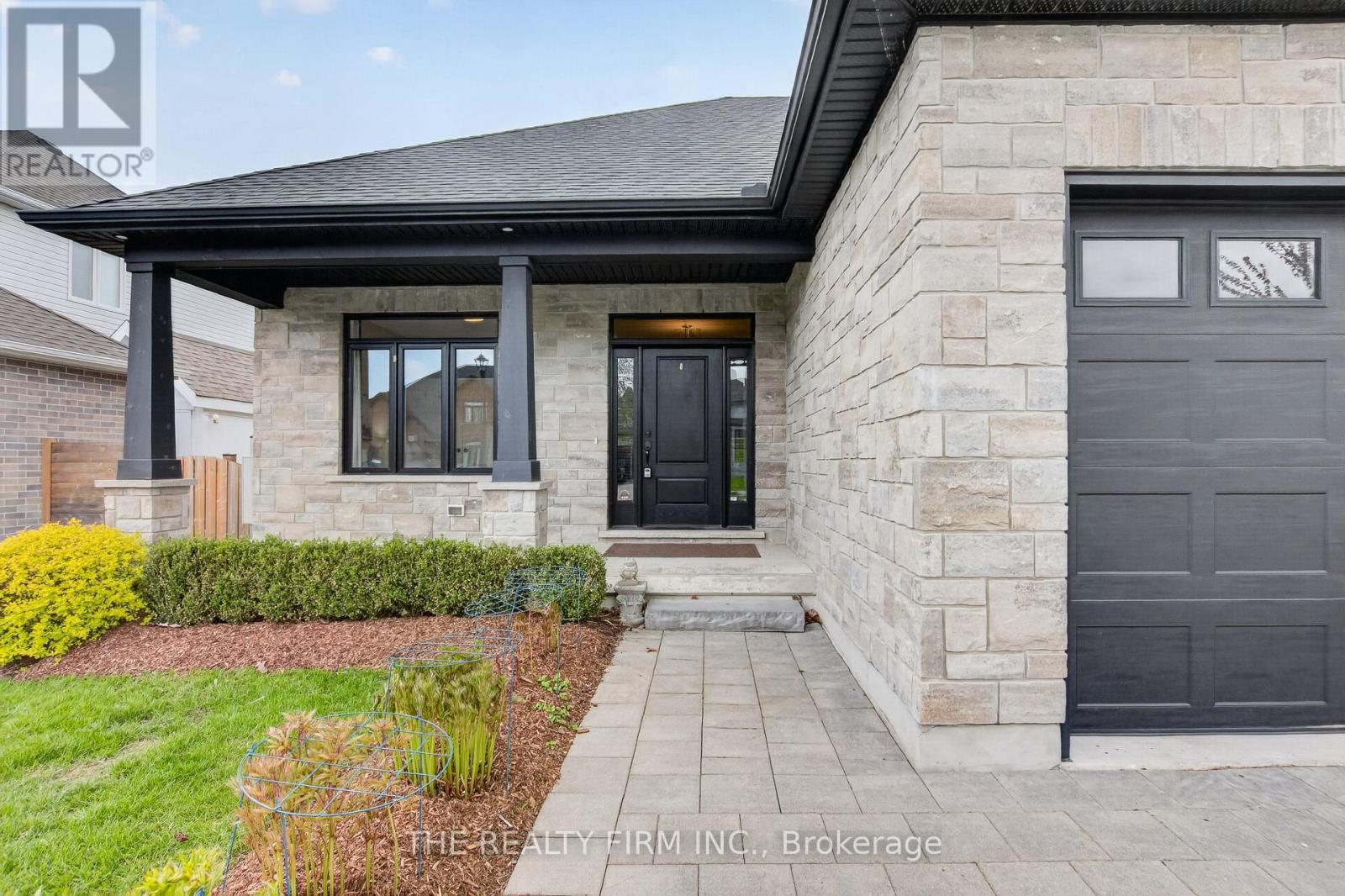 95 Mayapple Crescent, Middlesex Centre, Ontario  N0M 2A0 - Photo 2 - X13118244