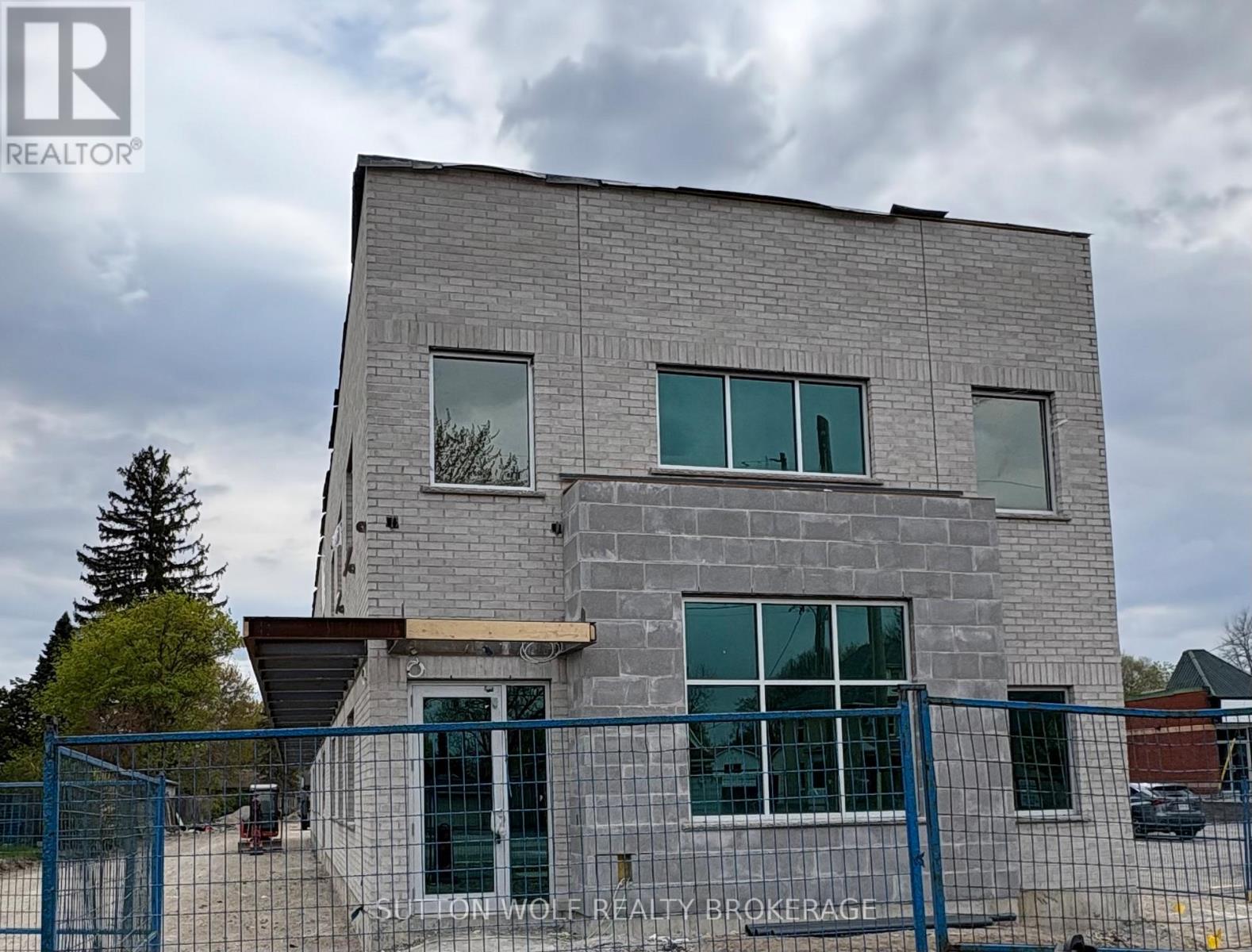 2368 MAIN STREET, London South, Ontario