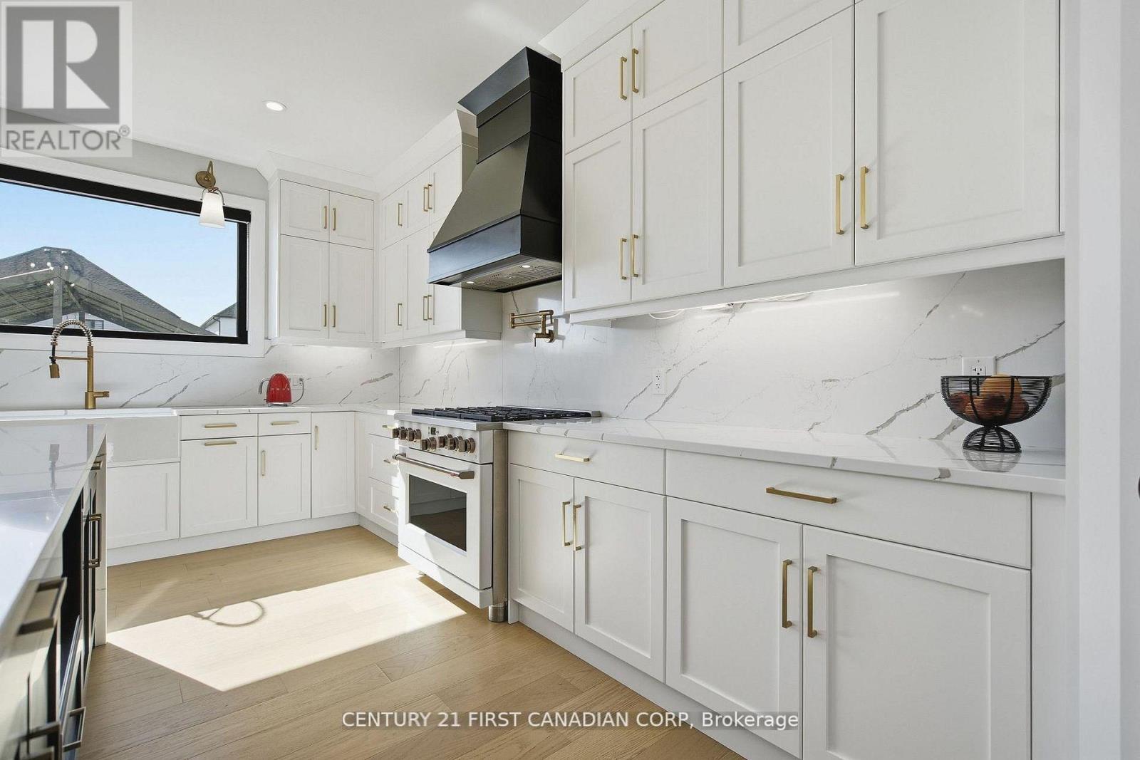 7129 Silver Creek Circle, London South, Ontario  N6P 0G9 - Photo 8 - X13118458
