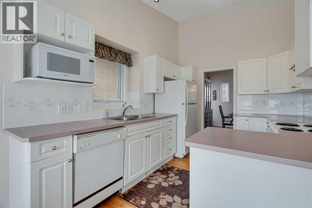 58 Evergreen Bay SW, Calgary, Alberta  T2Y 3E9 - Photo 13 - A2308686