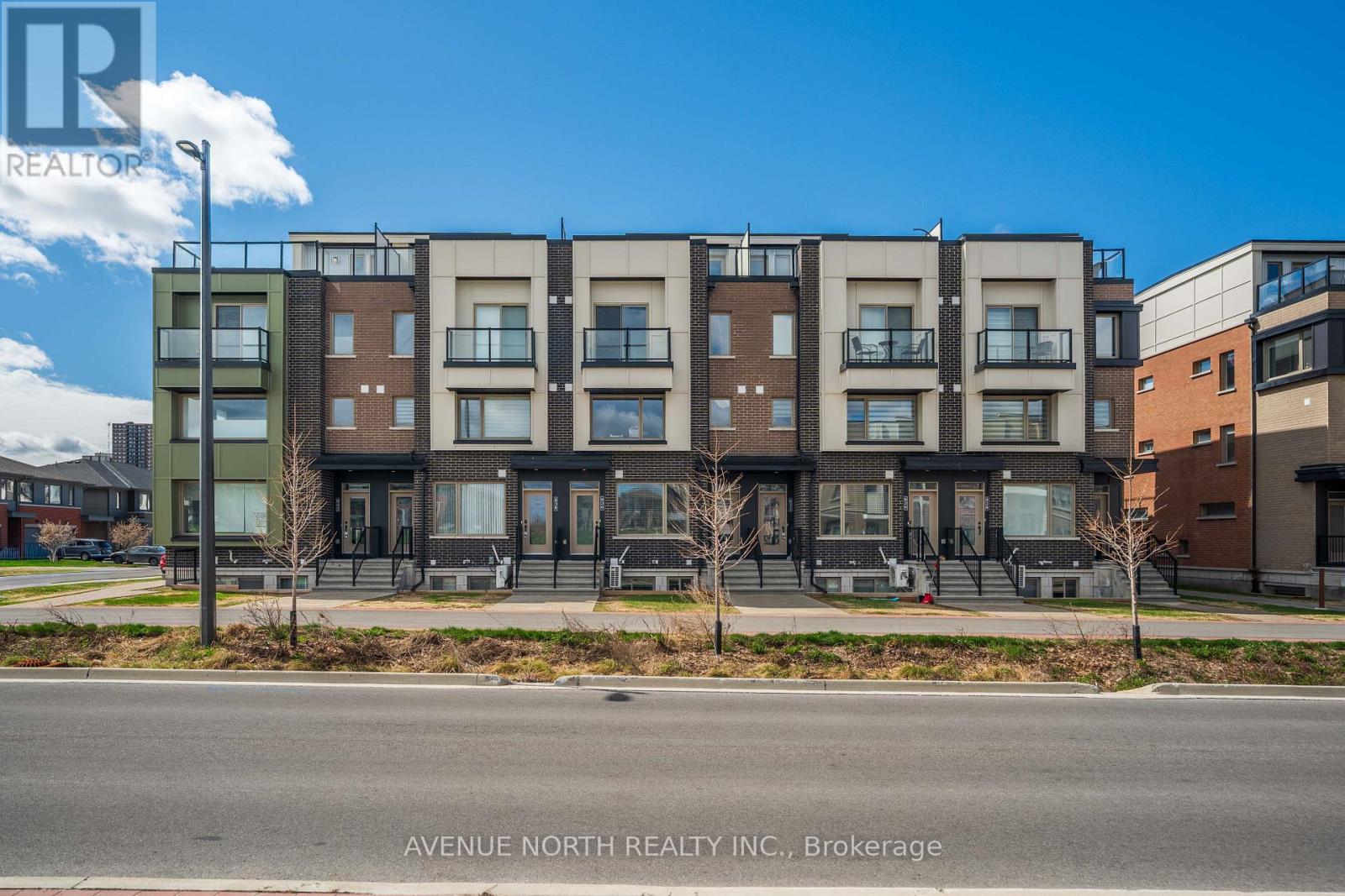 230 - 836 Mikinak Road, Ottawa, Ontario K1K 5A5 - Photo 1 - X13118204