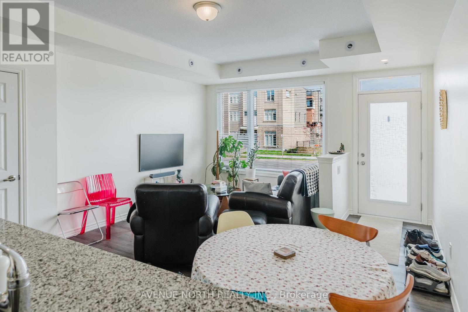 230 - 836 Mikinak Road, Ottawa, Ontario K1K 5A5 - Photo 4 - X13118204
