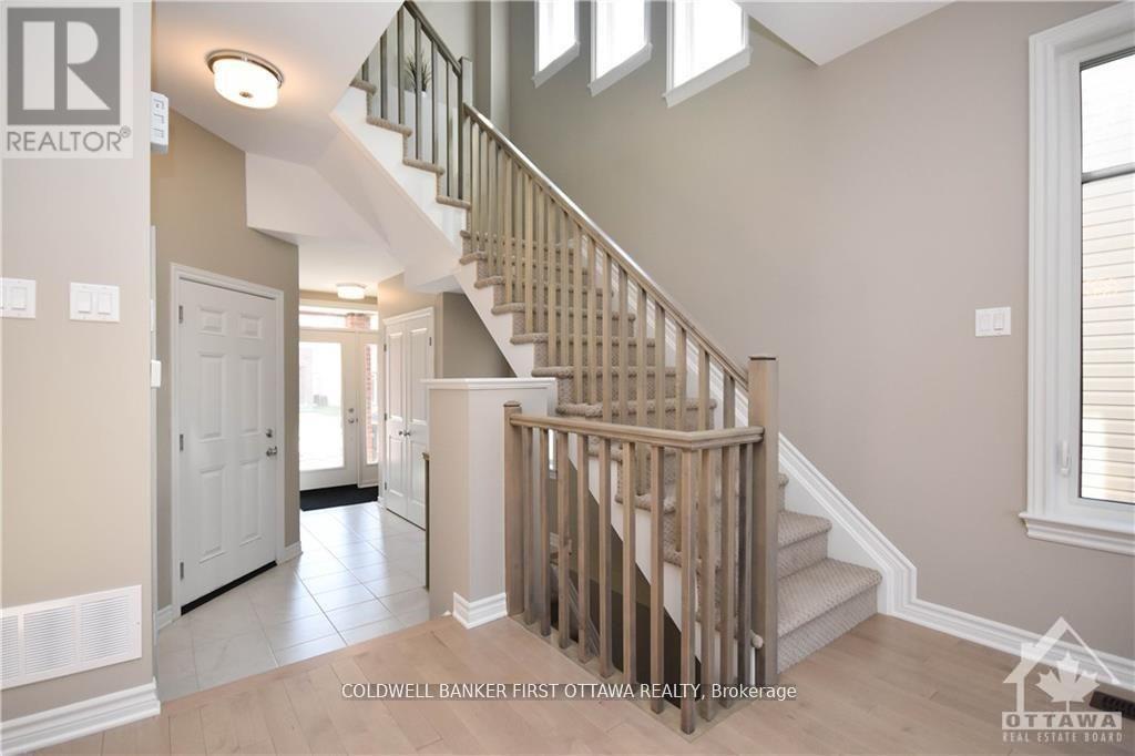 183 Angelonia Crescent, Ottawa, Ontario K1T 0Y4 - Photo 2 - X13118222