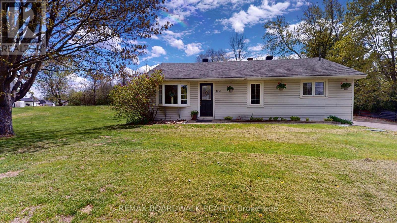 1061 Centennial Road, Brockville, Ontario K6V 5T4 - Photo 1 - X13118320