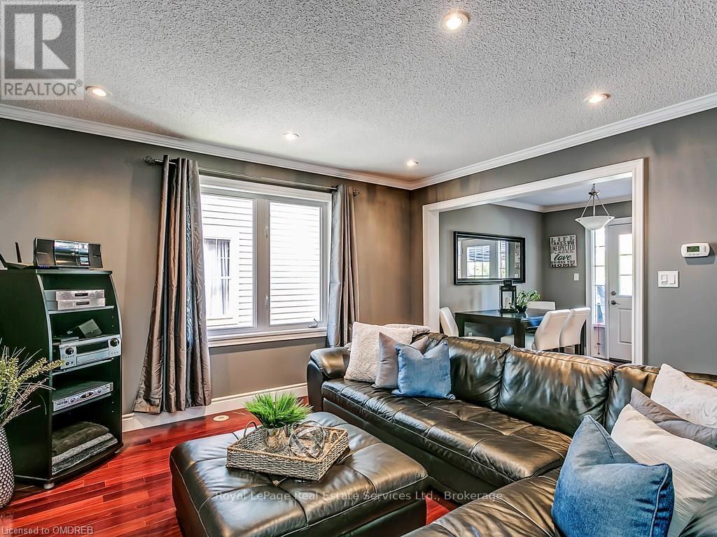 3052 Drumloch Avenue, Oakville, Ontario  L6M 5H8 - Photo 4 - W13118182