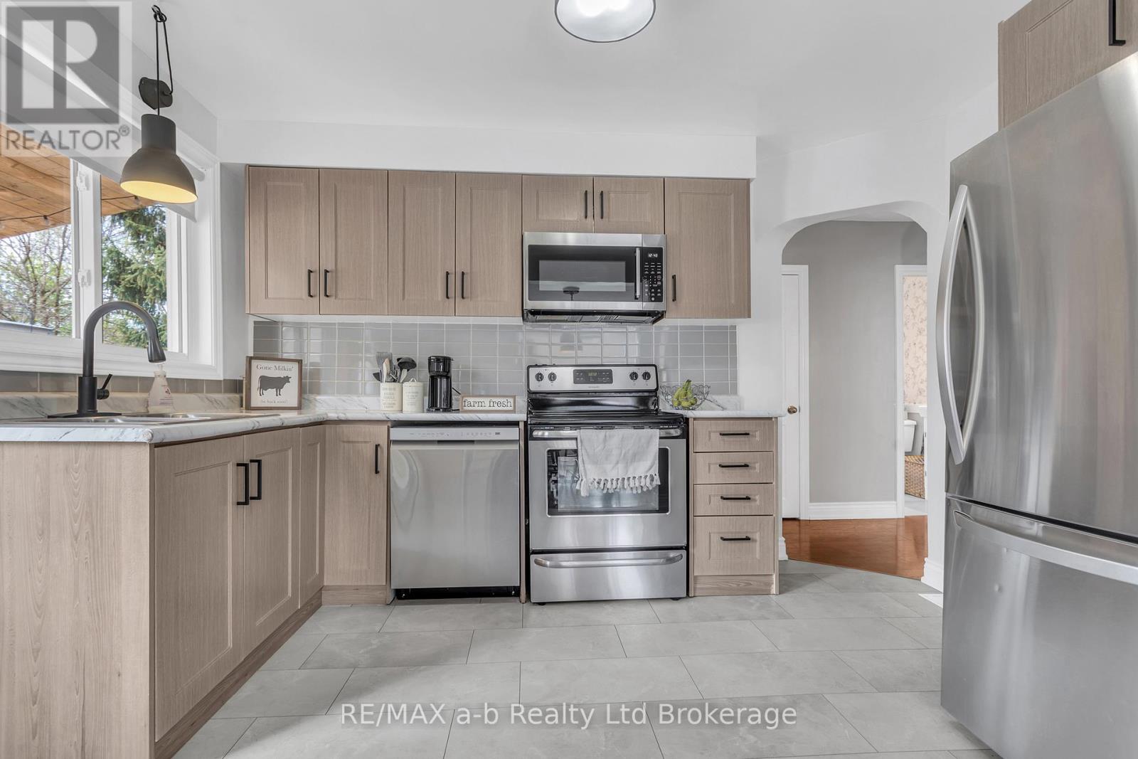 34 Dover Street, Woodstock, Ontario  N4S 3L8 - Photo 13 - X13118266