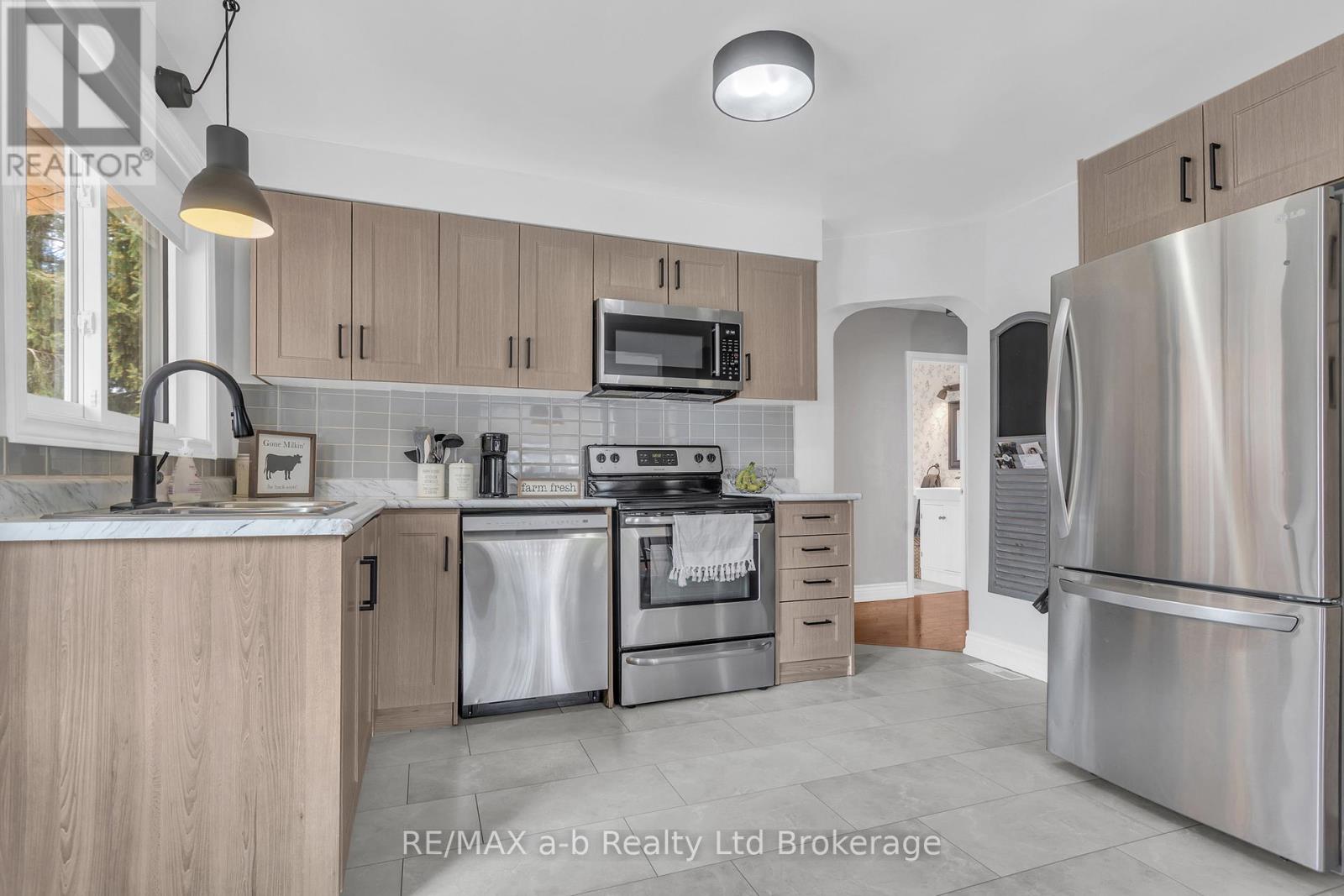 34 Dover Street, Woodstock, Ontario  N4S 3L8 - Photo 14 - X13118266