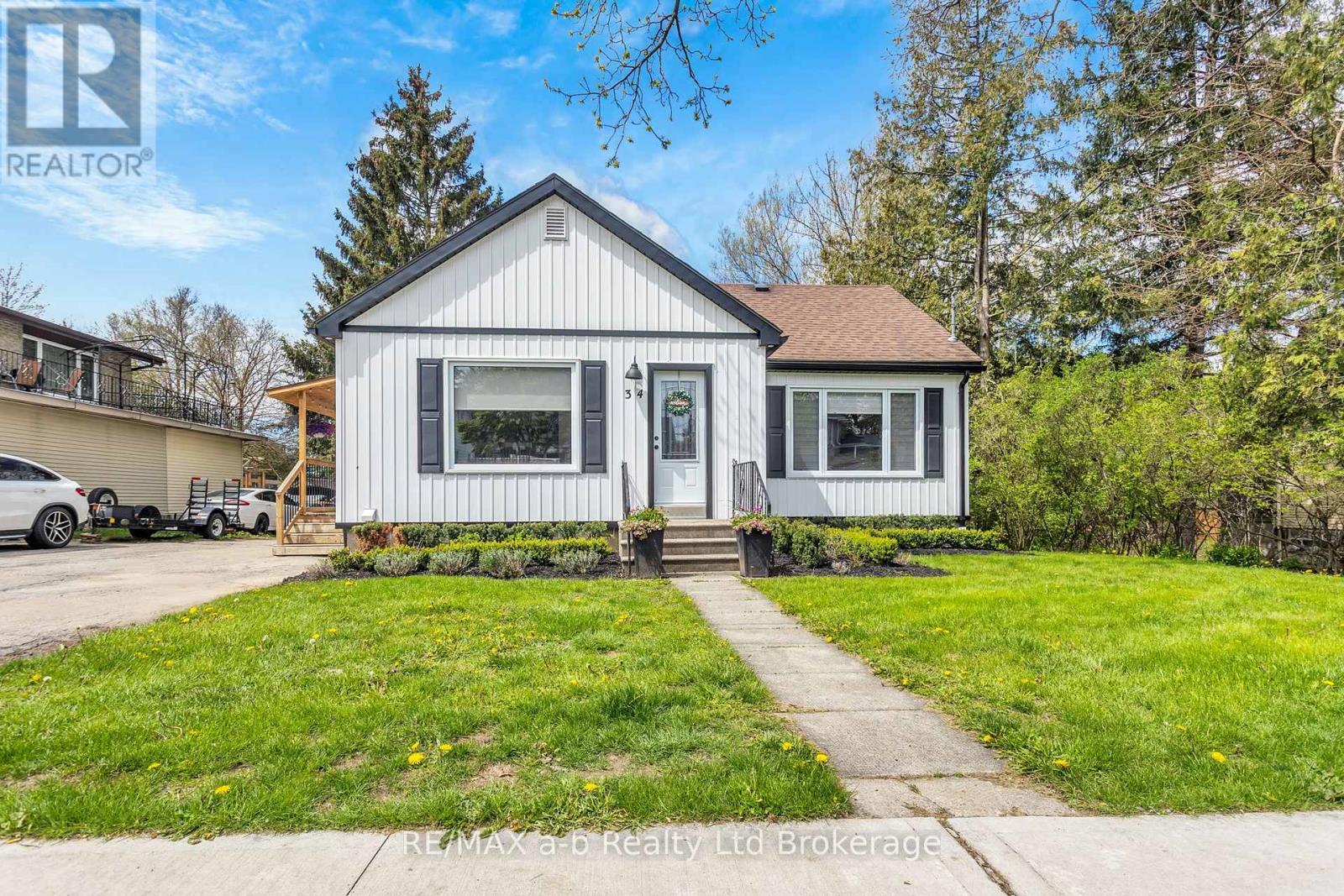 34 Dover Street, Woodstock, Ontario  N4S 3L8 - Photo 2 - X13118266