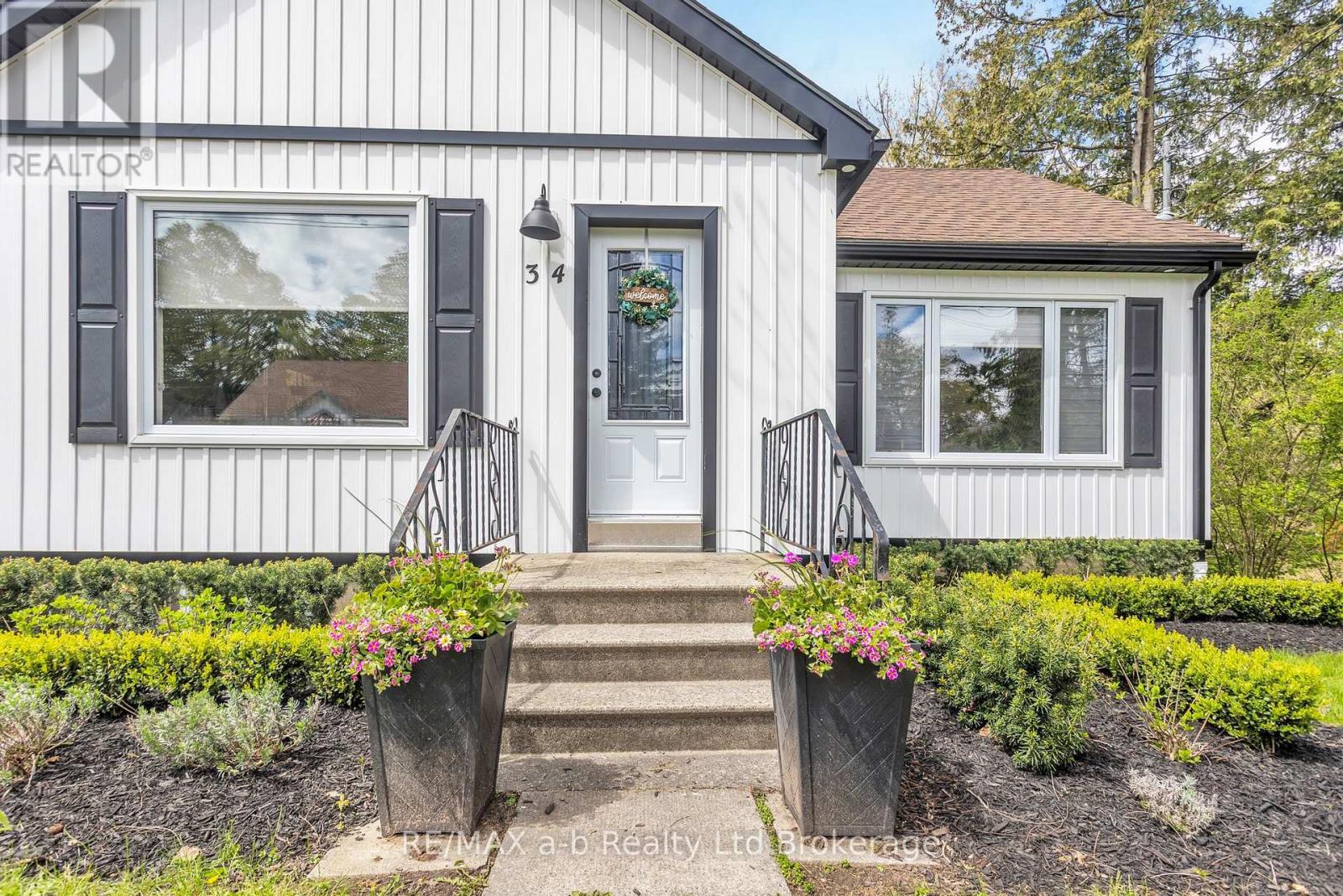 34 Dover Street, Woodstock, Ontario  N4S 3L8 - Photo 3 - X13118266