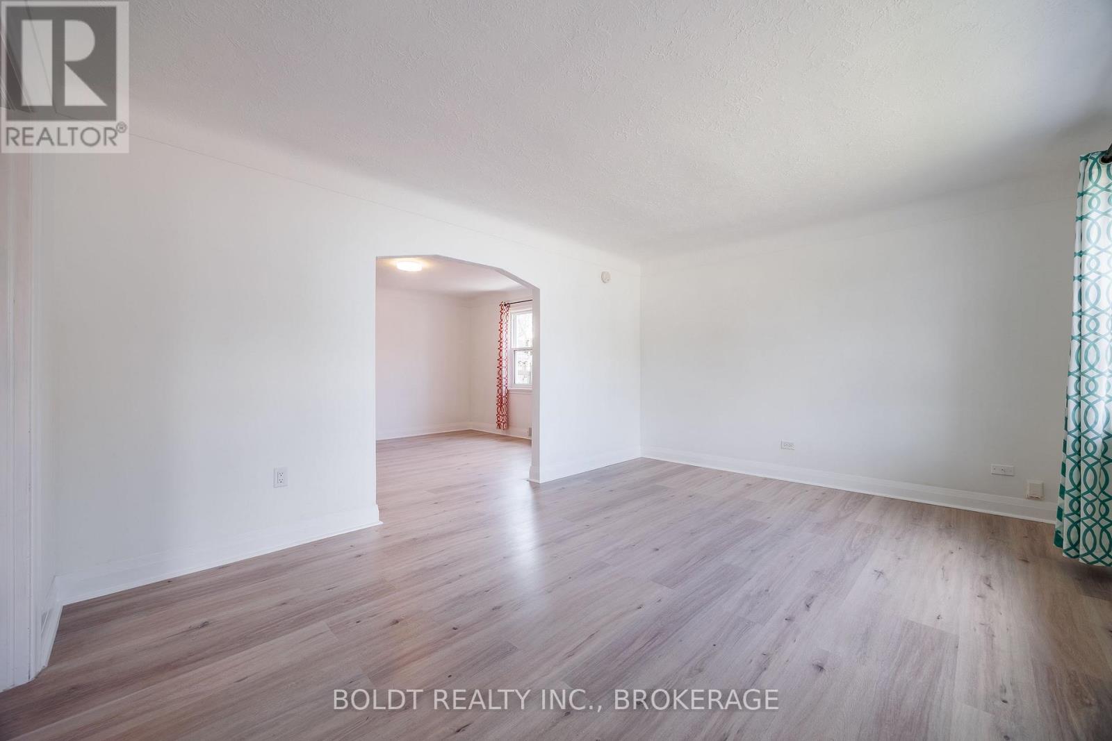 422 Welland Avenue, St. Catharines, Ontario  L2M 5T8 - Photo 4 - X13118180