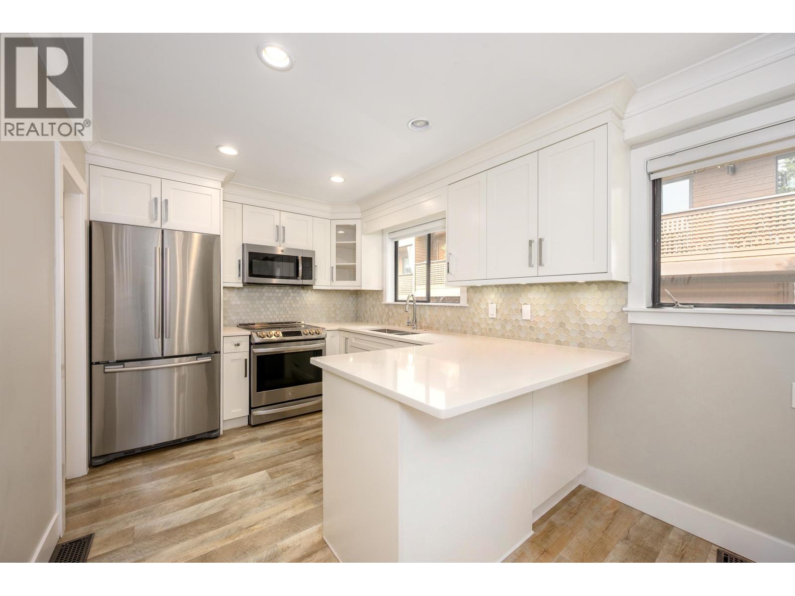 3201 Lonsdale Avenue, North Vancouver, British Columbia  V7N 4G8 - Photo 15 - R3122295
