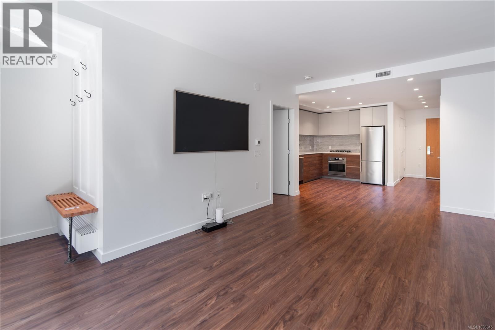 108 369 Tyee Rd, Victoria, British Columbia  V9A 0B6 - Photo 8 - 1036345