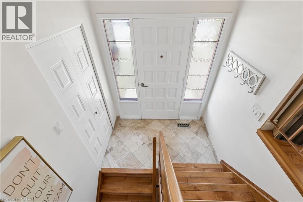 24 Briar Knoll Place, Kitchener, Ontario  N2E 2B9 - Photo 6 - 40829636