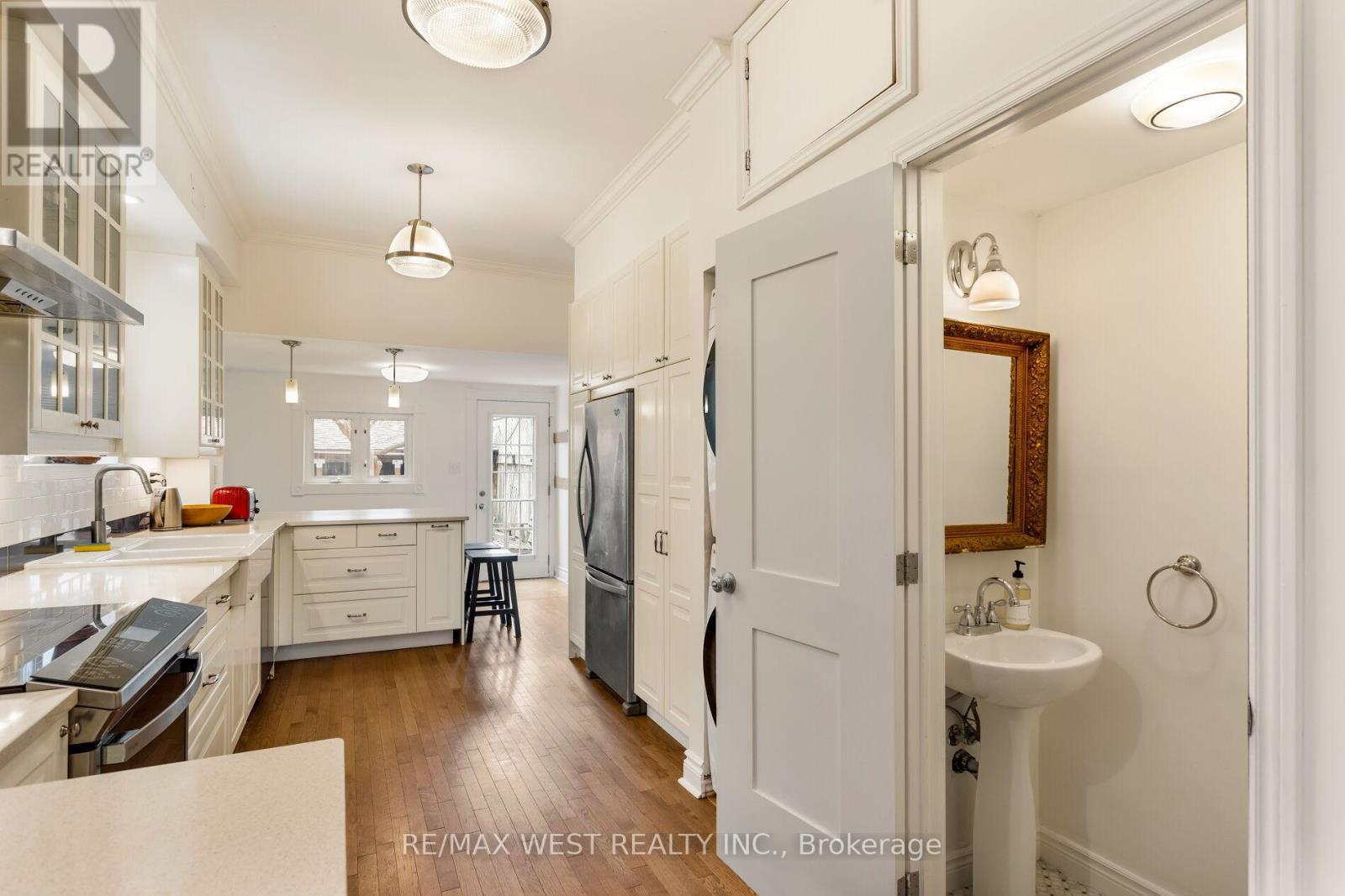35 St Clarens Avenue, Toronto, Ontario  M6K 2S4 - Photo 15 - C13118166