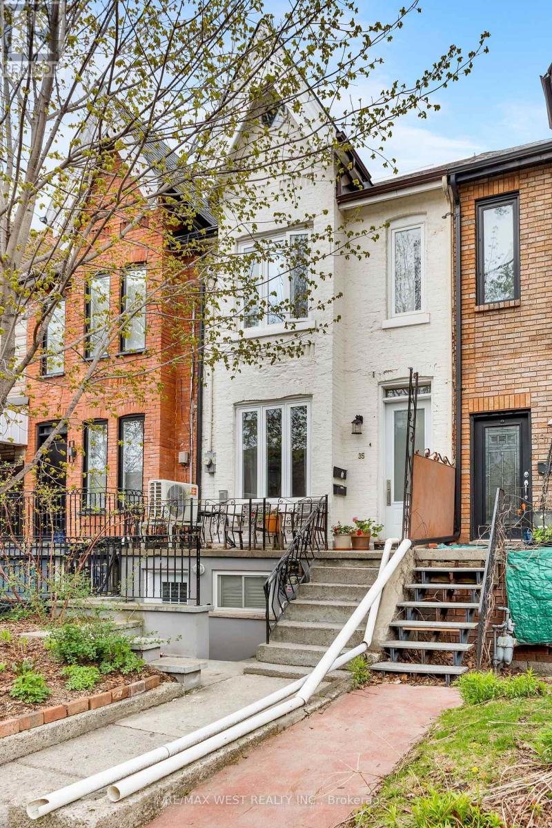 35 St Clarens Avenue, Toronto, Ontario  M6K 2S4 - Photo 2 - C13118166