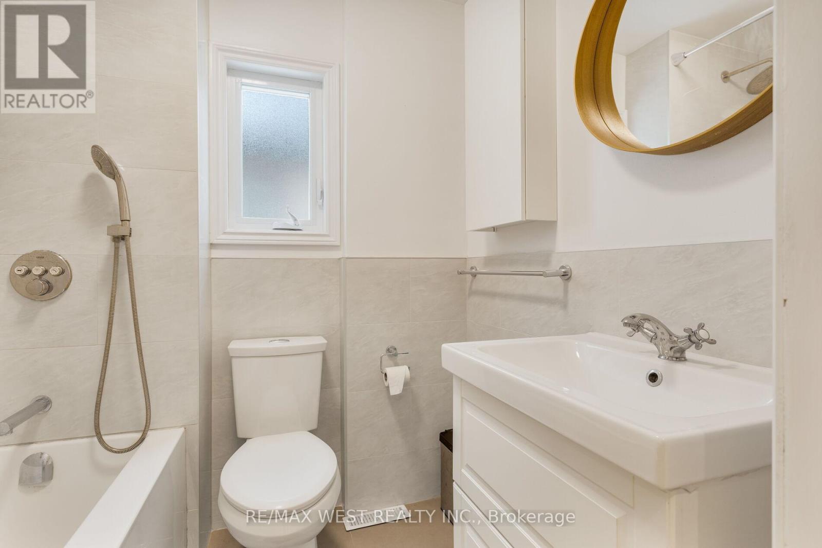 35 St Clarens Avenue, Toronto, Ontario  M6K 2S4 - Photo 34 - C13118166