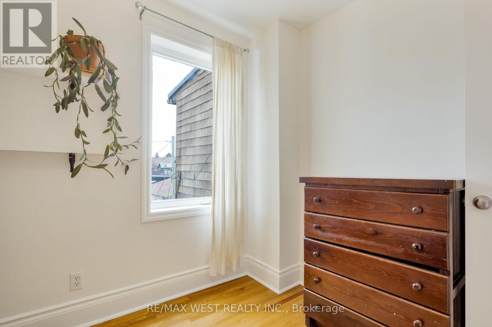 35 St Clarens Avenue, Toronto, Ontario  M6K 2S4 - Photo 37 - C13118166