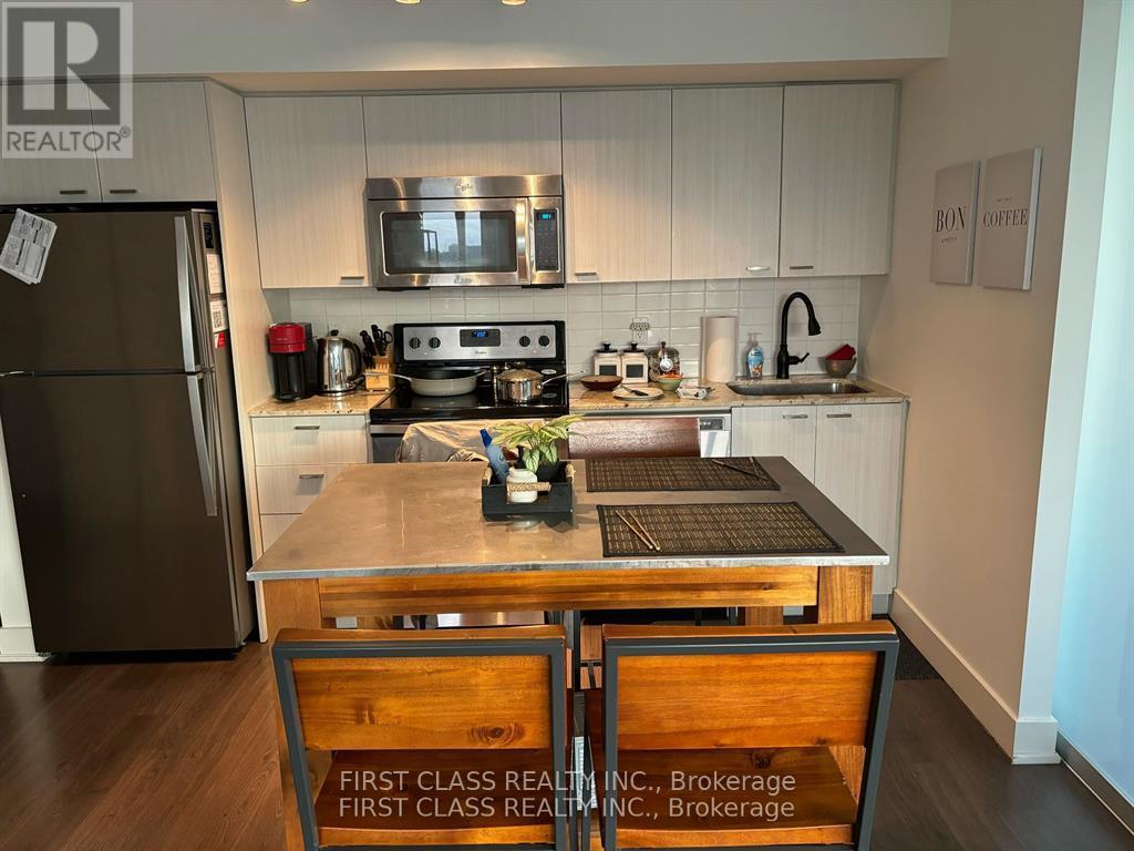 1008 - 88 Sheppard Avenue E, Toronto, Ontario  M2N 6Y2 - Photo 3 - C13118232