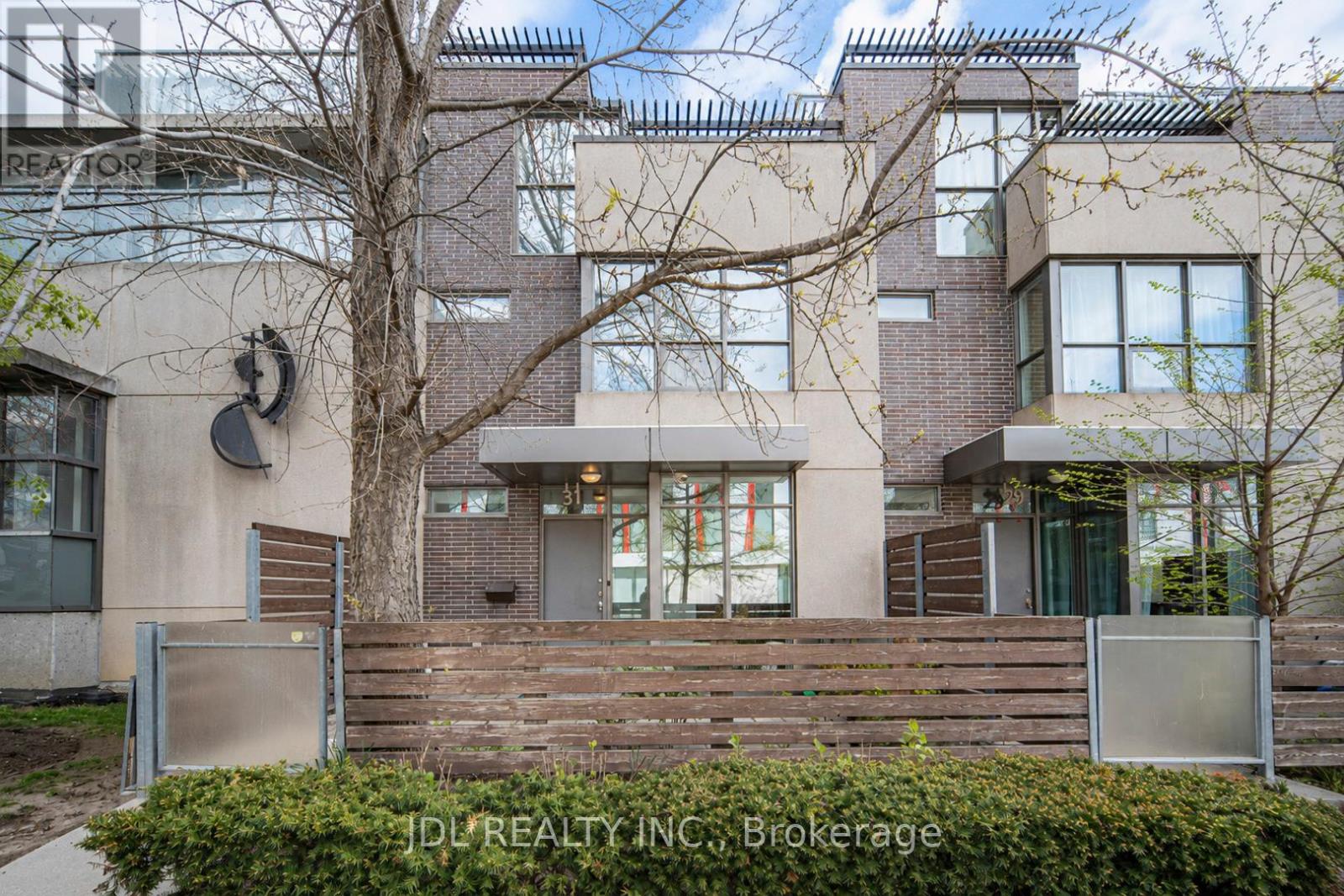 TH8 - 31 BRUNEL COURT, Toronto, Ontario