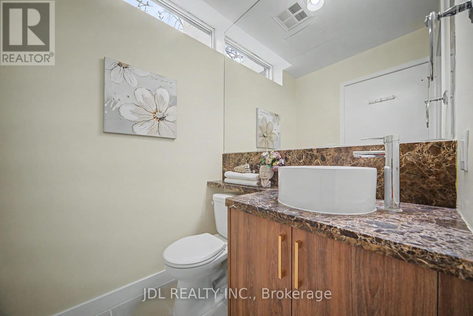 Th8 - 31 Brunel Court, Toronto, Ontario  M5V 3Y2 - Photo 11 - C13118358