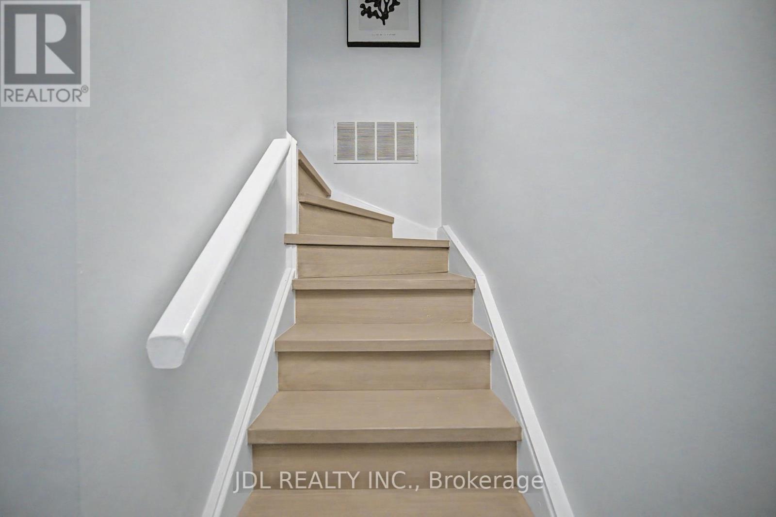 Th8 - 31 Brunel Court, Toronto, Ontario  M5V 3Y2 - Photo 13 - C13118358