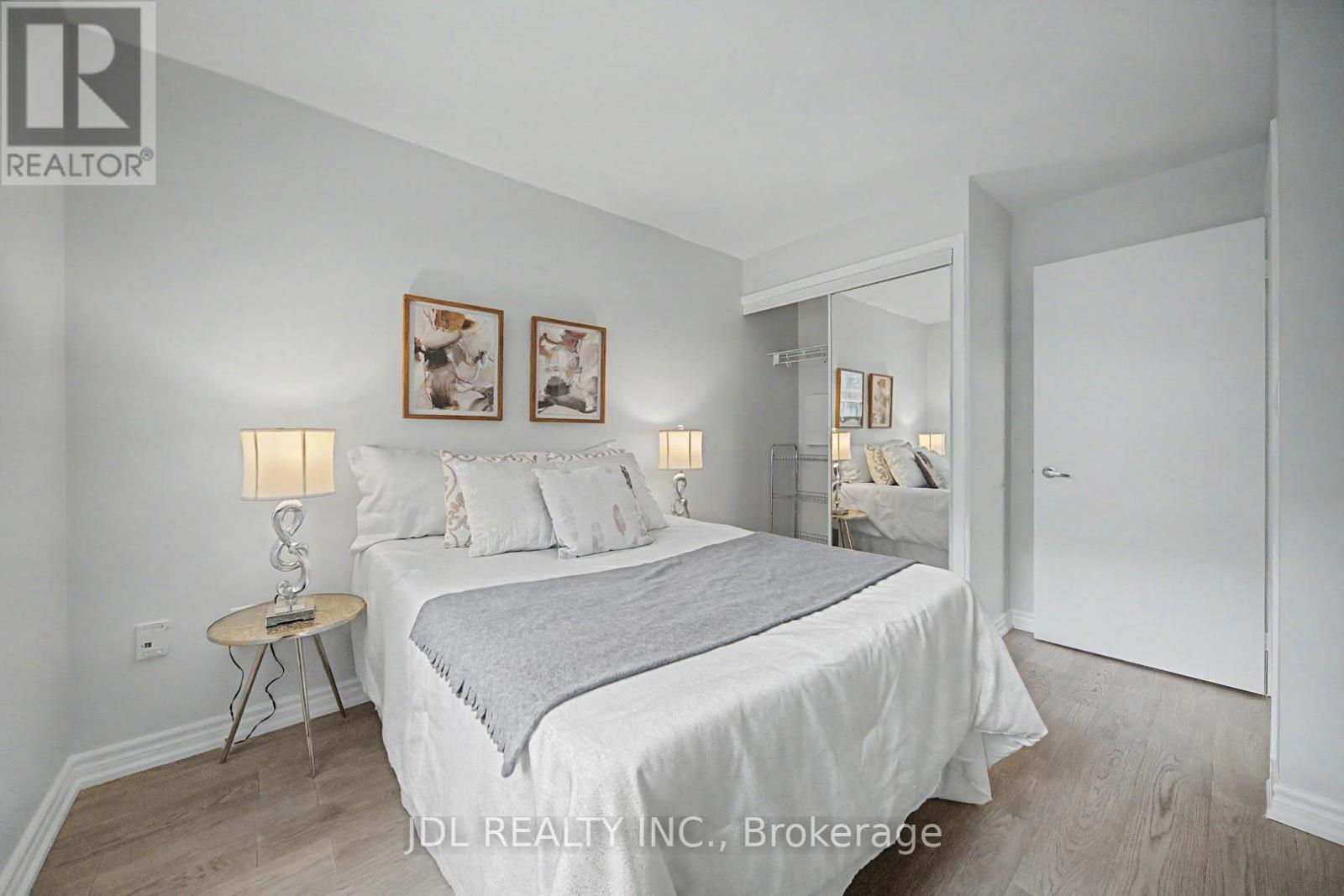 Th8 - 31 Brunel Court, Toronto, Ontario  M5V 3Y2 - Photo 19 - C13118358