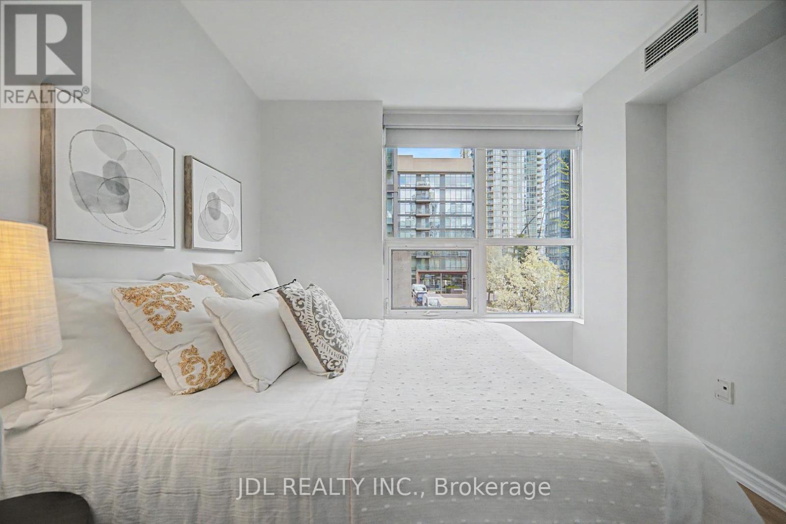 Th8 - 31 Brunel Court, Toronto, Ontario  M5V 3Y2 - Photo 21 - C13118358