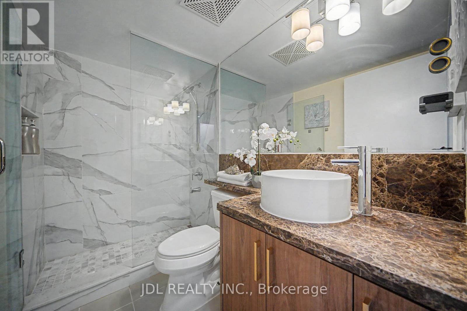 Th8 - 31 Brunel Court, Toronto, Ontario  M5V 3Y2 - Photo 22 - C13118358