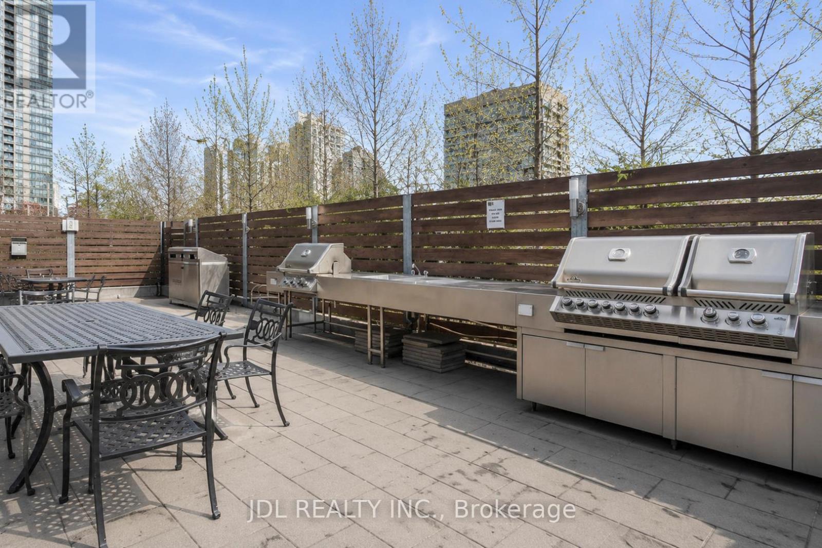 Th8 - 31 Brunel Court, Toronto, Ontario  M5V 3Y2 - Photo 32 - C13118358