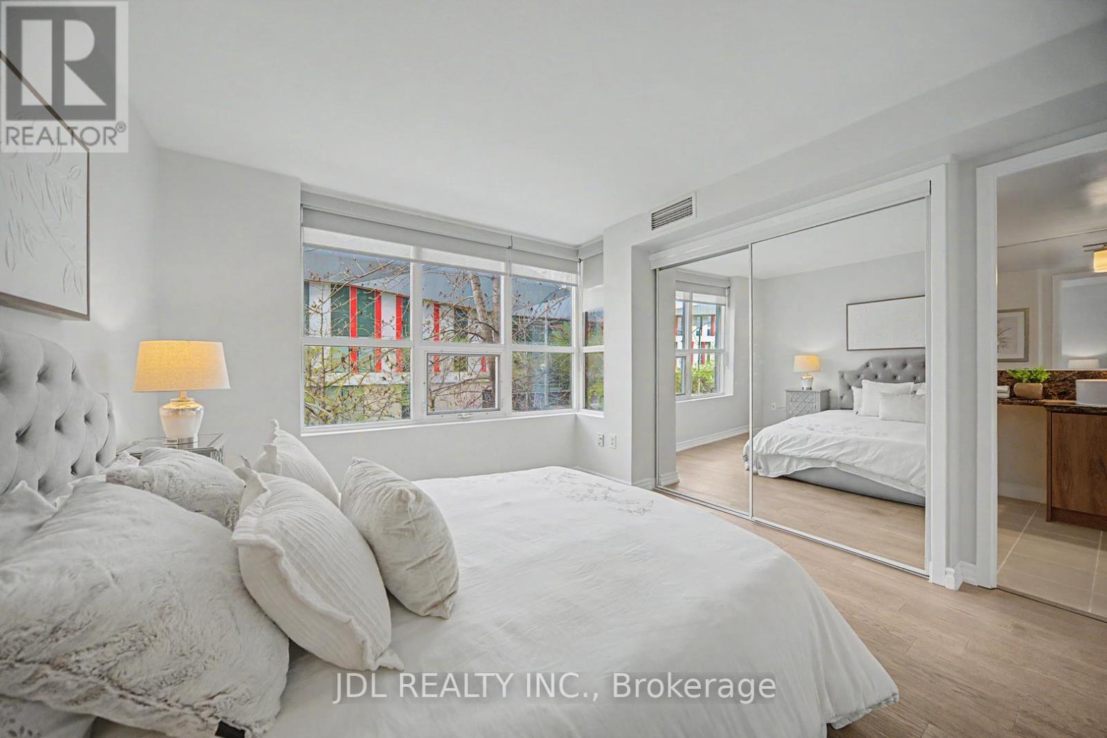 Th8 - 31 Brunel Court, Toronto, Ontario  M5V 3Y2 - Photo 15 - C13118362