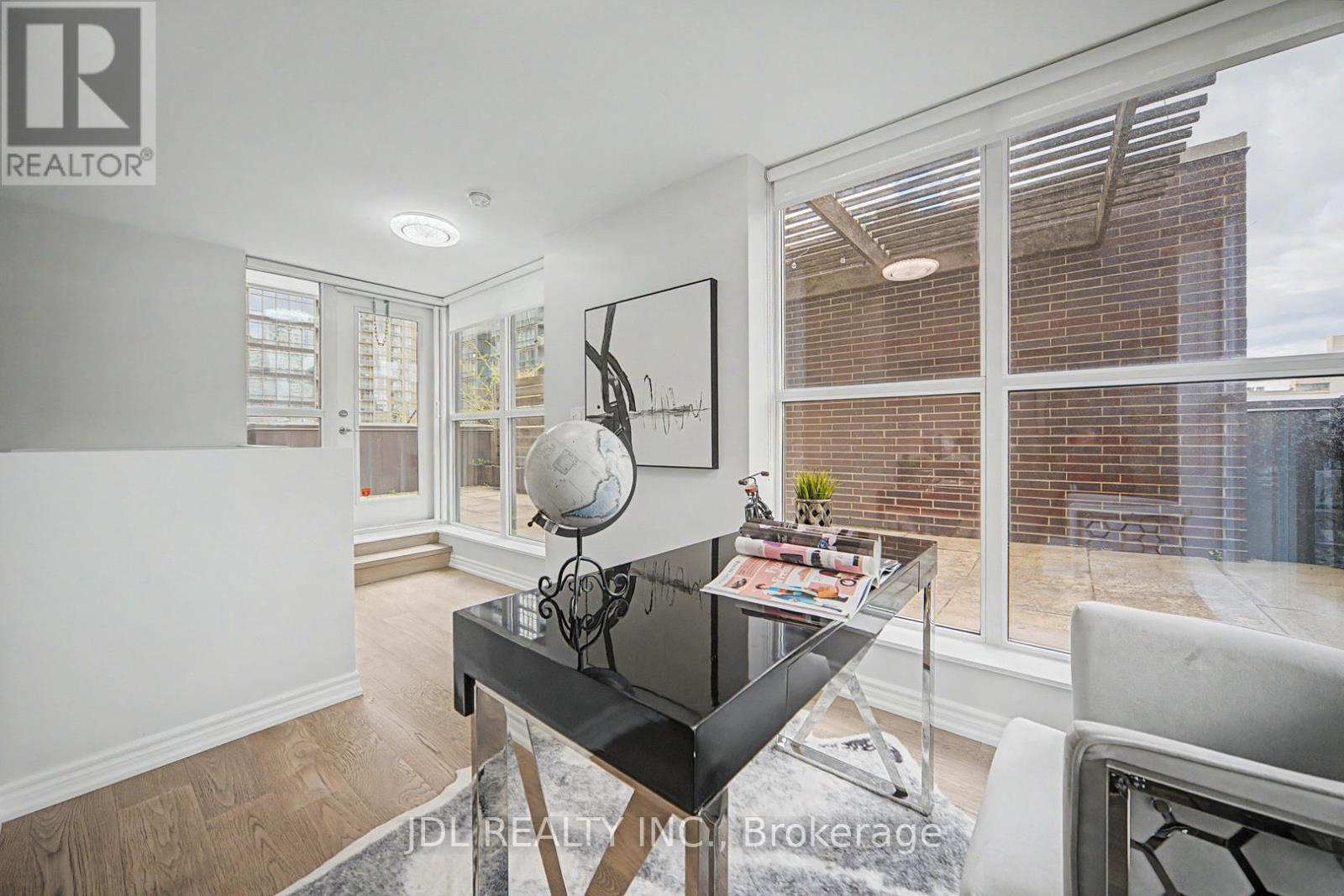 Th8 - 31 Brunel Court, Toronto, Ontario  M5V 3Y2 - Photo 26 - C13118362