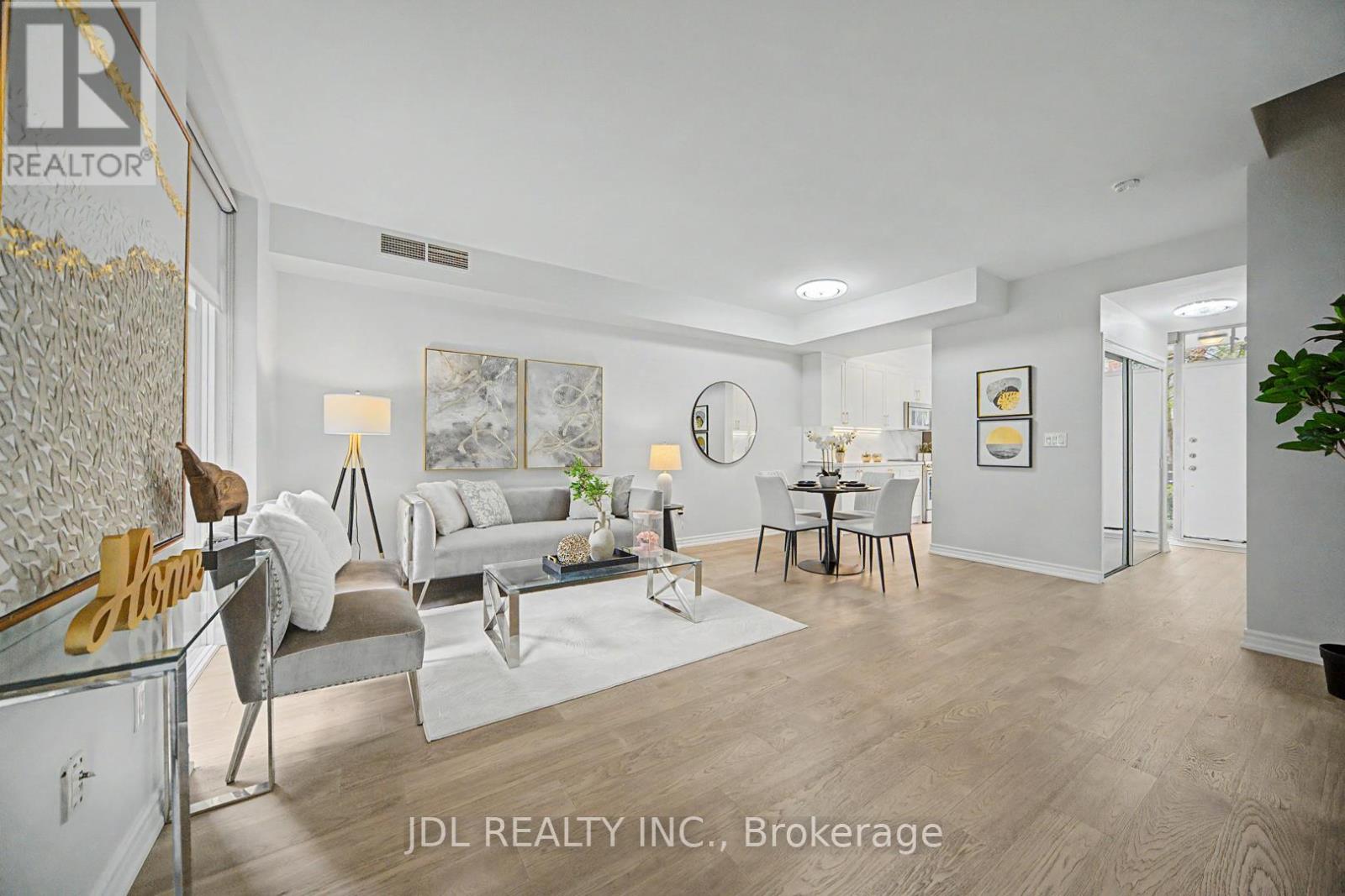 Th8 - 31 Brunel Court, Toronto, Ontario  M5V 3Y2 - Photo 3 - C13118362