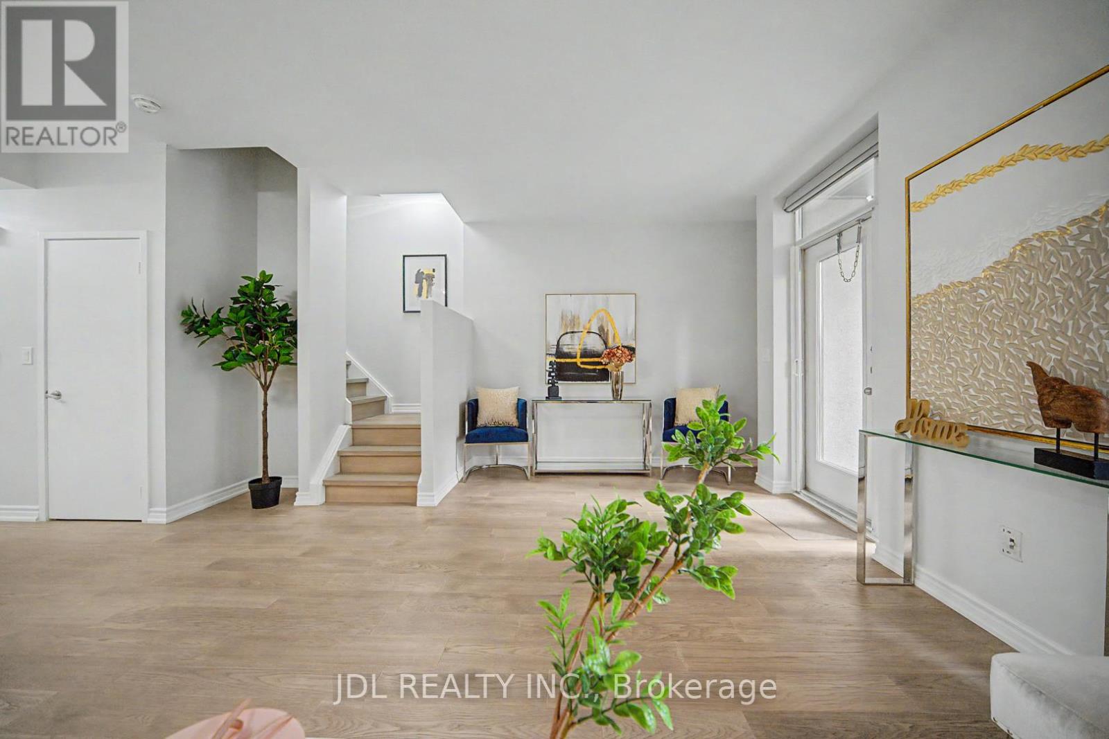Th8 - 31 Brunel Court, Toronto, Ontario  M5V 3Y2 - Photo 5 - C13118362