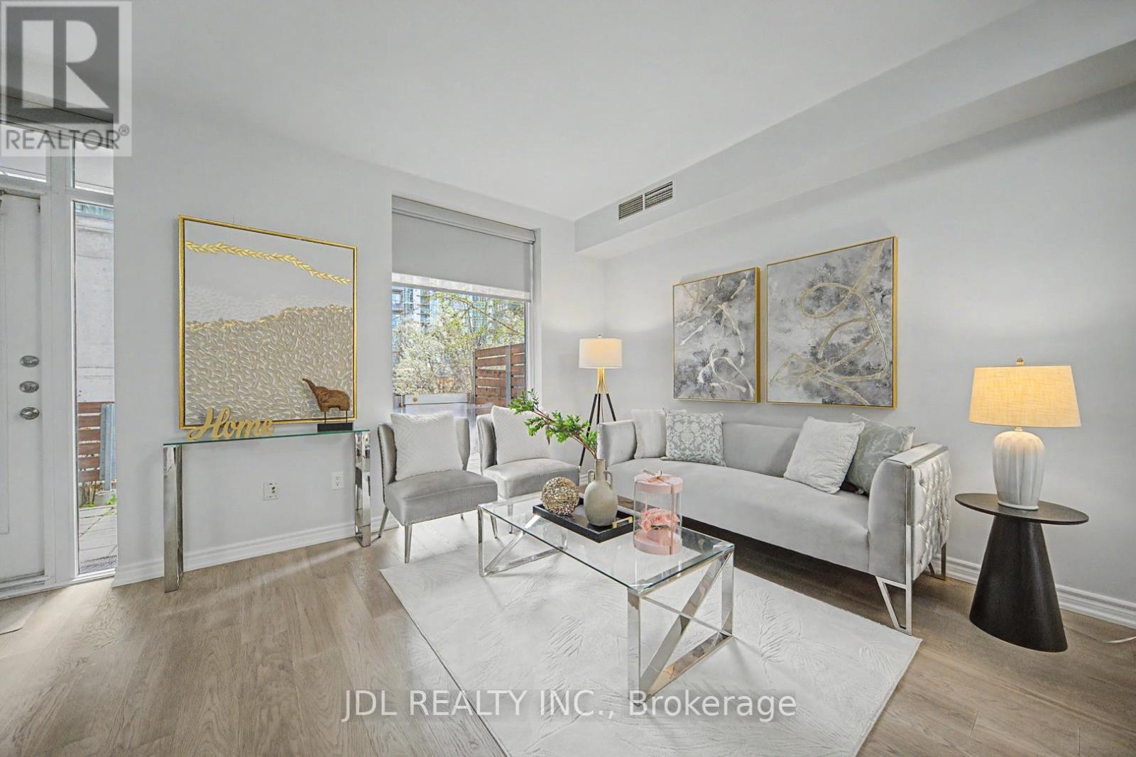 Th8 - 31 Brunel Court, Toronto, Ontario  M5V 3Y2 - Photo 6 - C13118362