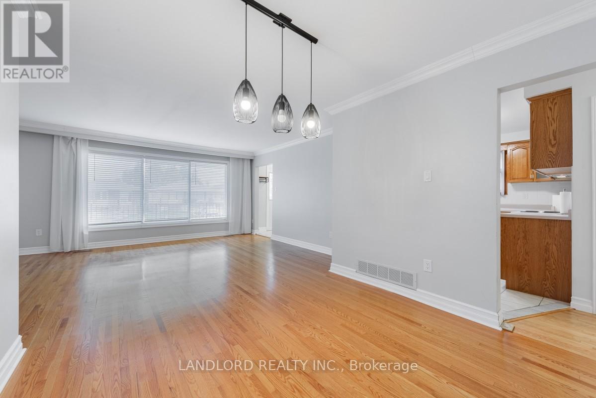9 Clipper Road, Toronto (Pleasant View), Ontario  M2J 4C8 - Photo 10 - C13118406