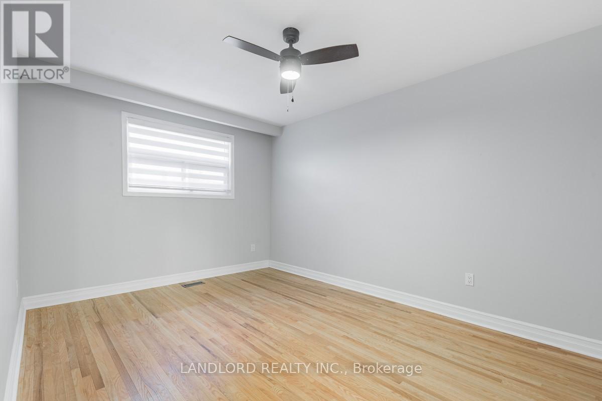 9 Clipper Road, Toronto (Pleasant View), Ontario  M2J 4C8 - Photo 16 - C13118406