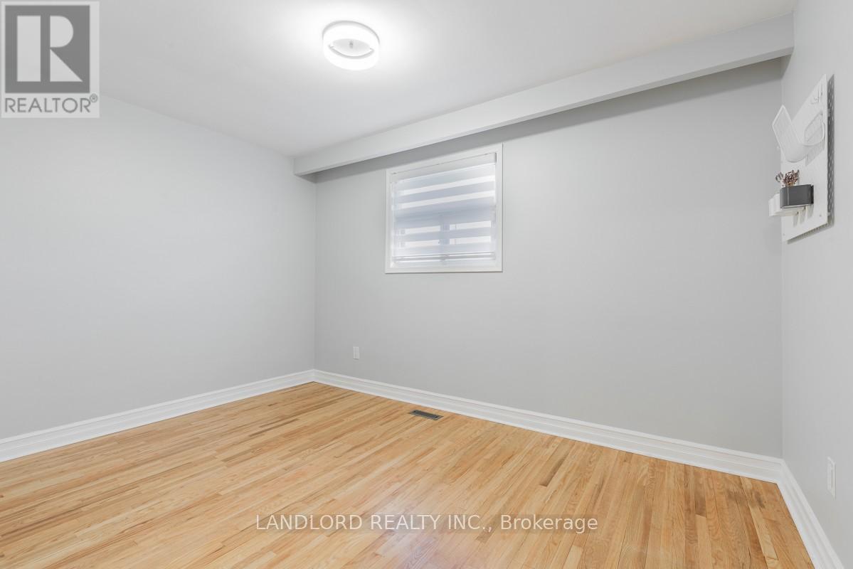 9 Clipper Road, Toronto (Pleasant View), Ontario  M2J 4C8 - Photo 18 - C13118406