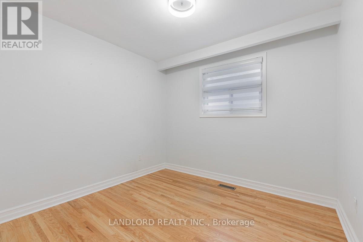 9 Clipper Road, Toronto (Pleasant View), Ontario  M2J 4C8 - Photo 20 - C13118406