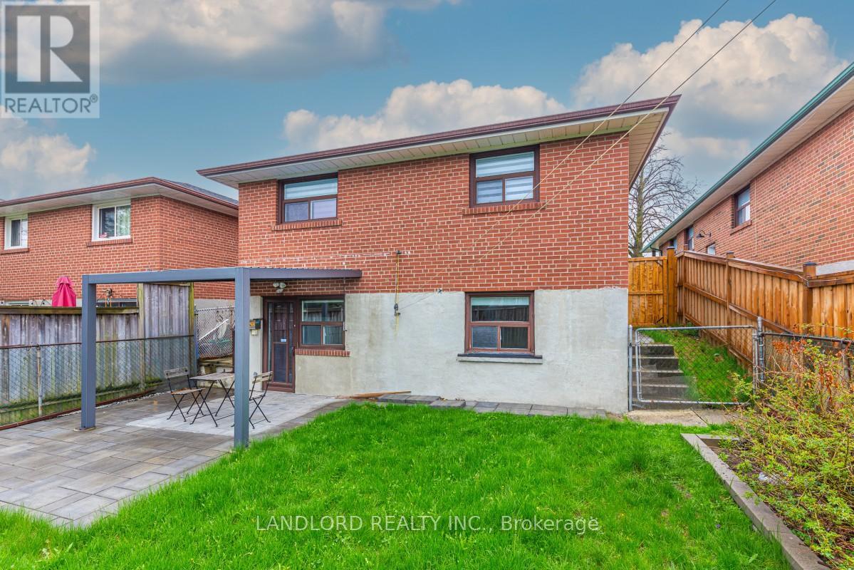 9 Clipper Road, Toronto (Pleasant View), Ontario  M2J 4C8 - Photo 37 - C13118406
