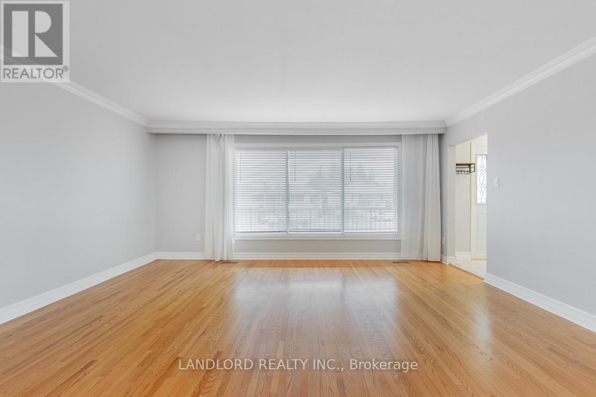 9 Clipper Road, Toronto (Pleasant View), Ontario  M2J 4C8 - Photo 6 - C13118406
