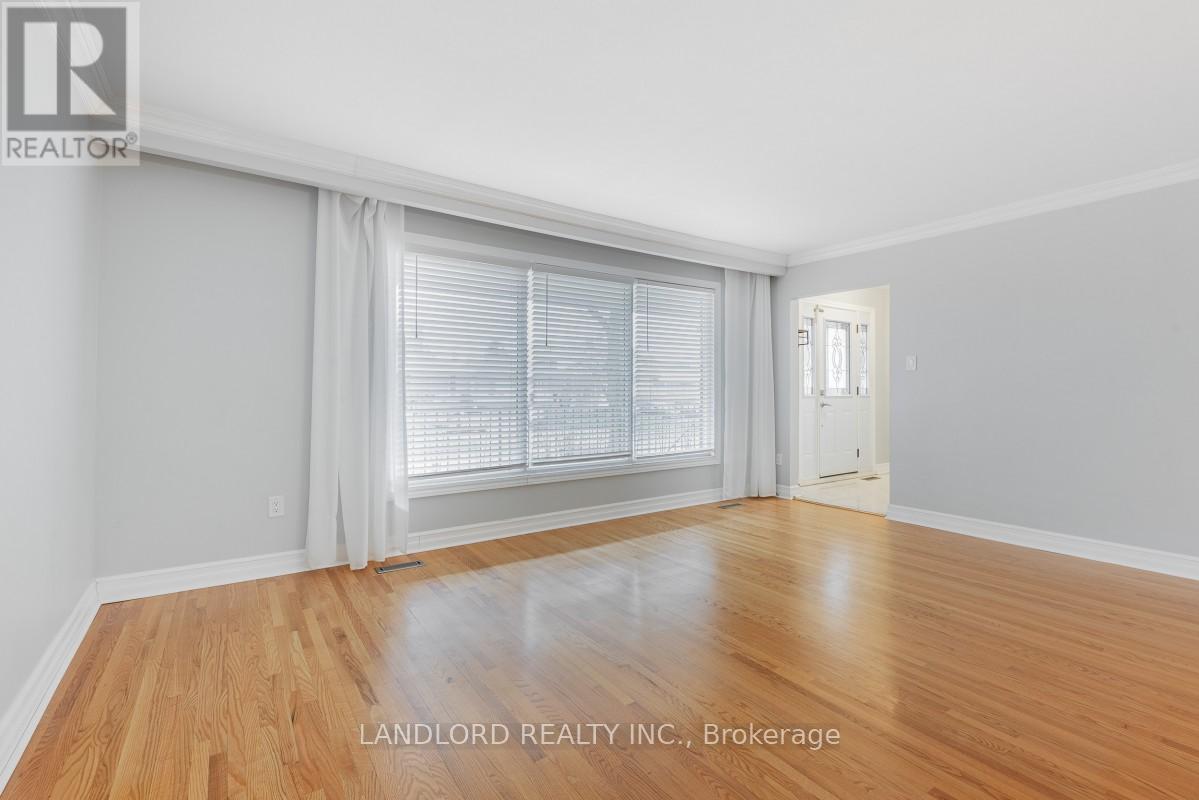 9 Clipper Road, Toronto (Pleasant View), Ontario  M2J 4C8 - Photo 7 - C13118406