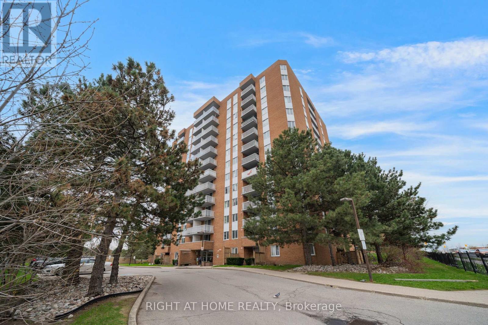 1005 - 15 Sewells Road, Toronto, Ontario  M1B 3J7 - Photo 1 - E13118382