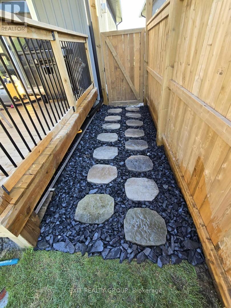 35 Schmidt Way, Quinte West, Ontario  K8V 0L5 - Photo 4 - X12679810