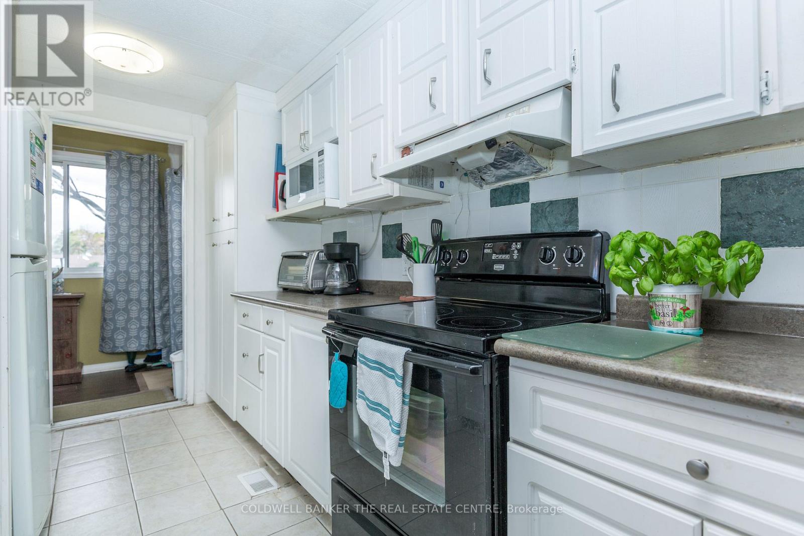 2 Fir Court, Innisfil, Ontario  L9S 1M1 - Photo 14 - N13118160