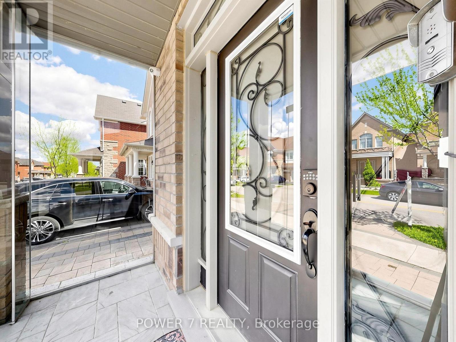 143 Beckett Avenue, Markham, Ontario  L6C 0P8 - Photo 5 - N13118238