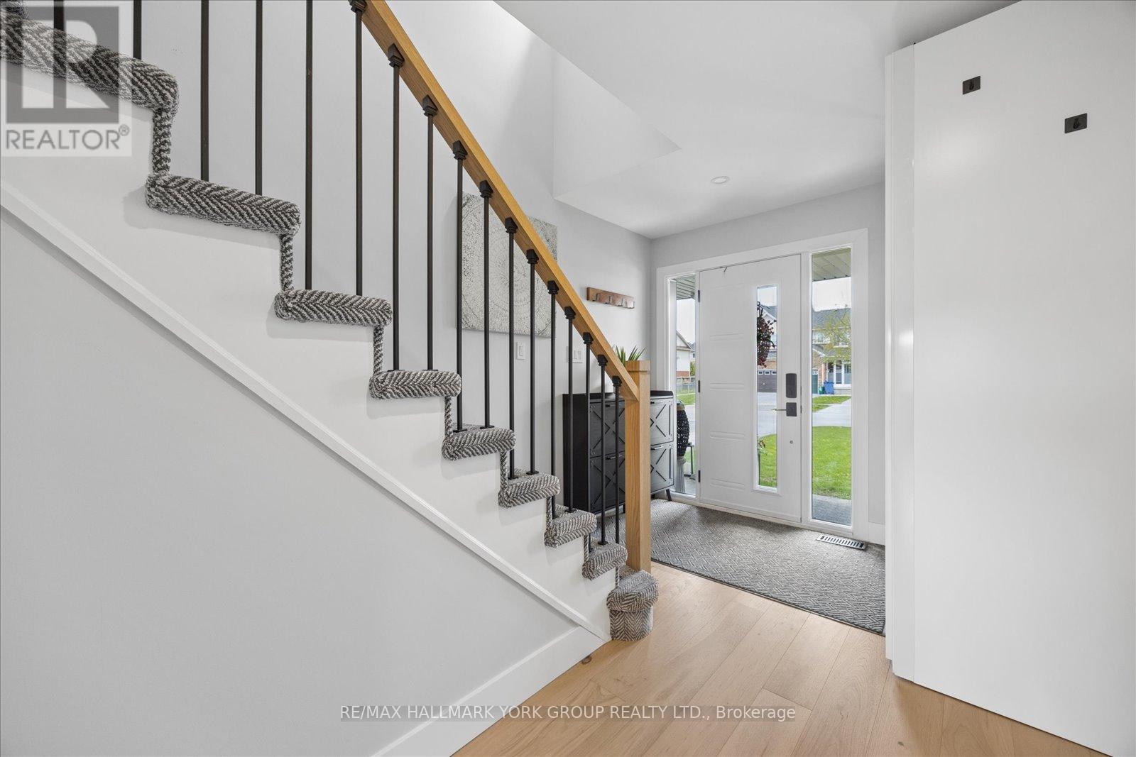 50 Hammill Heights, East Gwillimbury, Ontario  L0G 1M0 - Photo 5 - N13118256